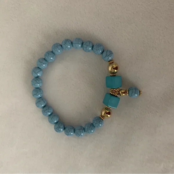 Turquoise Beaded Bracelet with Gold Accents - Picture 6 of 6